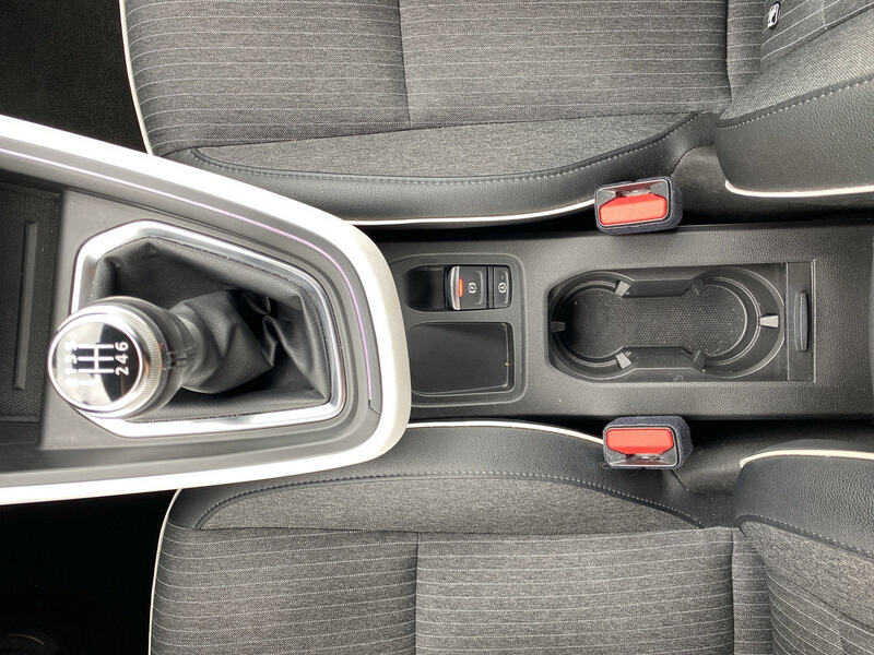 Fahrzeugabbildung Clio Scheckheft Navi Sitzheizung  Bild 16 von 20
