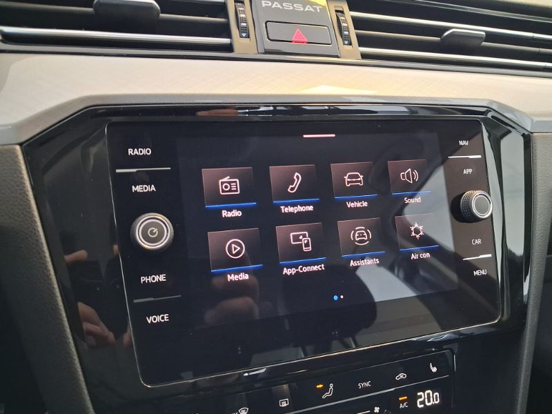 VOLKSWAGEN Passat 2021 — imagine 10