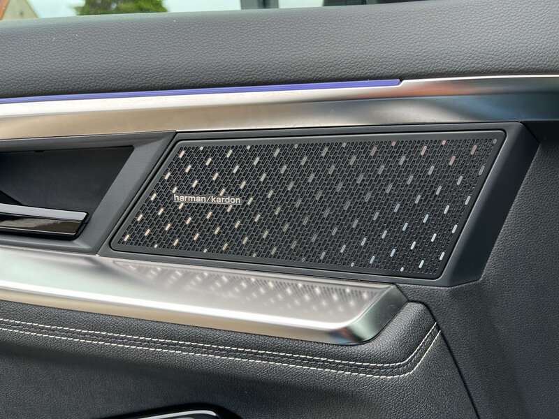 Fahrzeugabbildung Austral Matrix-LED Bild 28 von 29