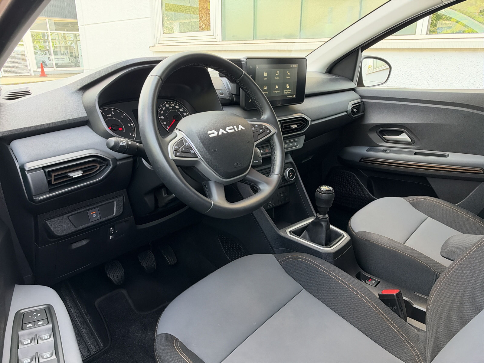 Dacia Sandero – Bild 10