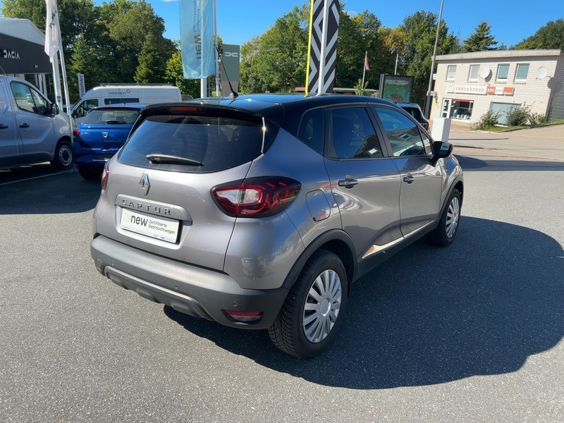 Fahrzeugabbildung Captur *Standort Malente* Bild 4 von 15