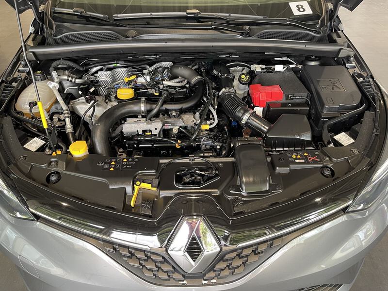 Fahrzeugabbildung Clio EVOLUTION TCe 90 PS X-tronic Bild 8 von 49