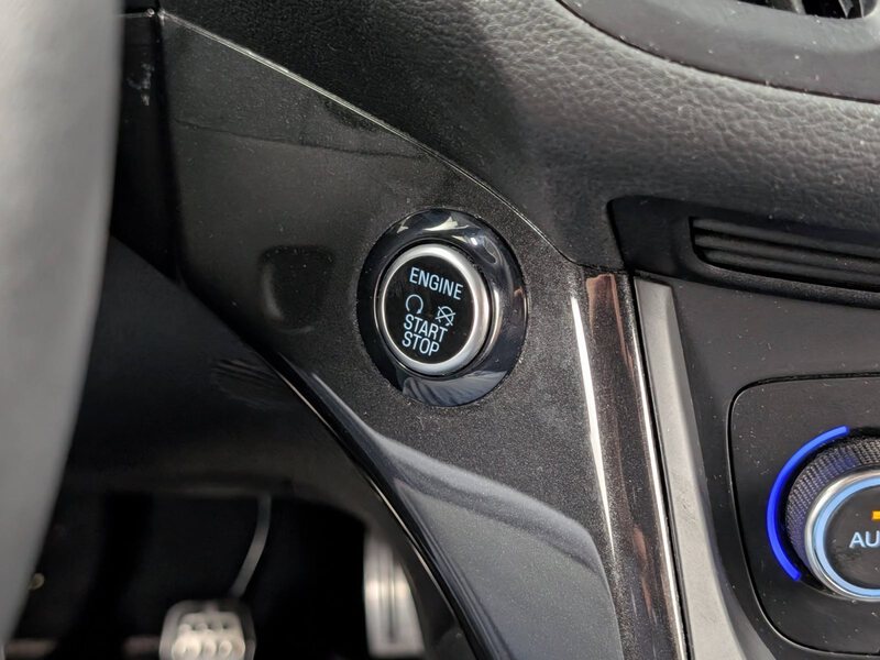 Fahrzeugabbildung Kuga 1.5 EcoBoost ST-Line Sony Keyfree Bild 21 von 44