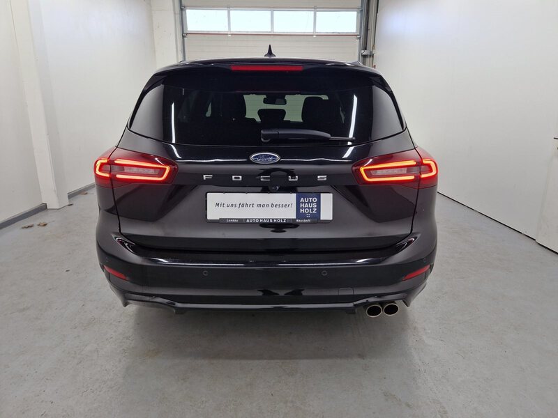 Fahrzeugabbildung Focus 1.0 EcoBoost ST-Line Turnier SYNC4 Bild 2 von 25