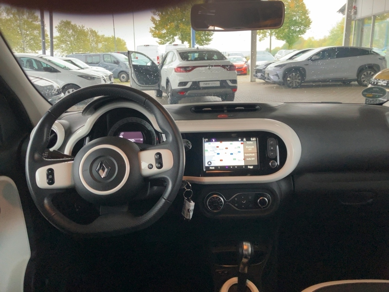 Fahrzeugabbildung Twingo E-TECH 100% el. TWINGO E-Tech 100% elektrisch Bild 9 von 17