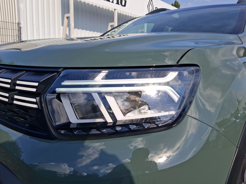 Fahrzeugabbildung Duster *NAVI*AUTOMATIK* Bild 3 von 15
