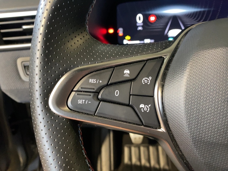 Fahrzeugabbildung Clio Esprit Alpine TCe 90 Bild 18 von 19