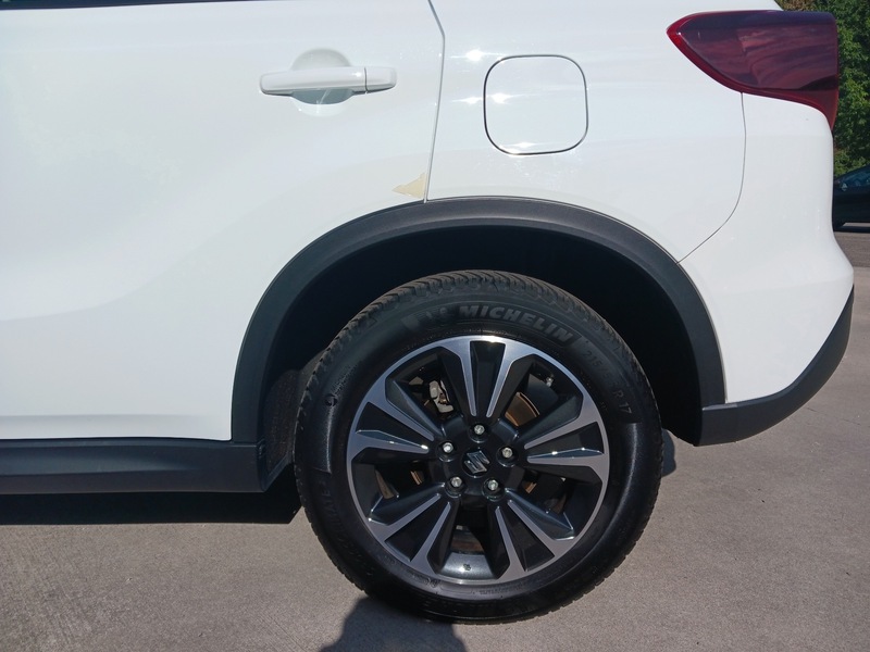 Fahrzeugabbildung Vitara Comfort Hybrid 1.5 AT (Importfahrzeug) Bild 13 von 30