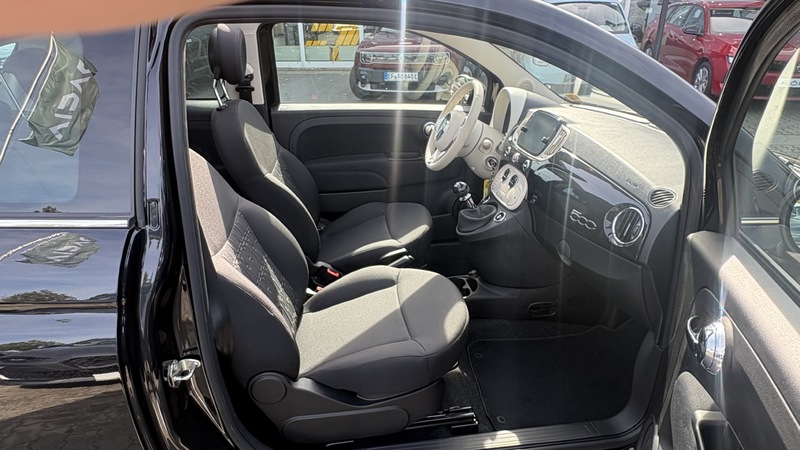 Fahrzeugabbildung 500C Cabrio 1.0 70PS Dolcevita Navi PDC Klima Bild 10 von 18