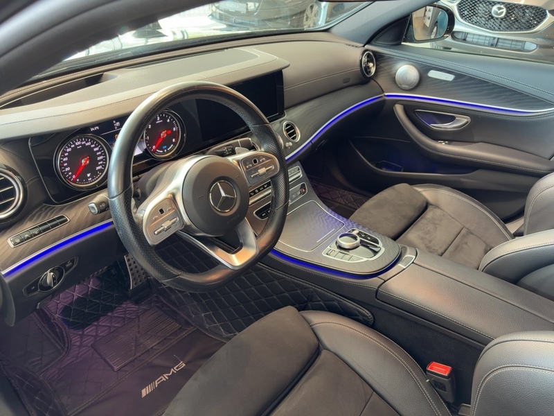 Mercedes-Benz E 300