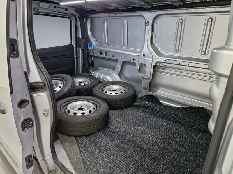 Fahrzeugabbildung Vivaro B Kasten 1.6 CDTI Biturbo L2H1 2.9t AHK Bild 9 von 33