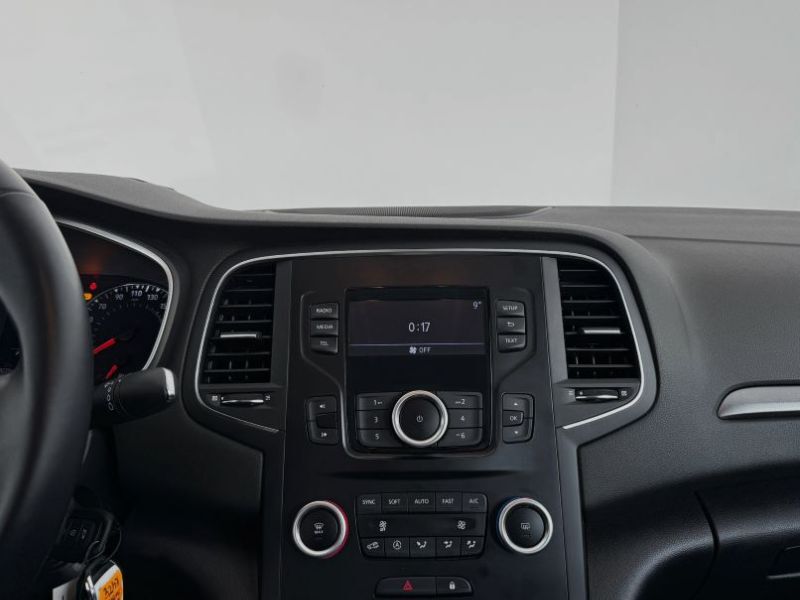 RENAULT Megane 2021 — imagine 40