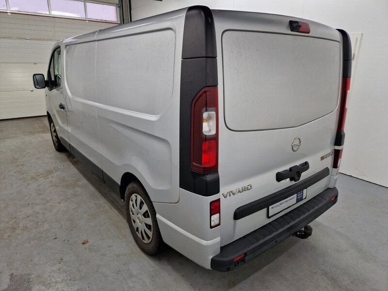 Fahrzeugabbildung Vivaro B Kasten 1.6 CDTI Biturbo L2H1 2.9t AHK Bild 2 von 33