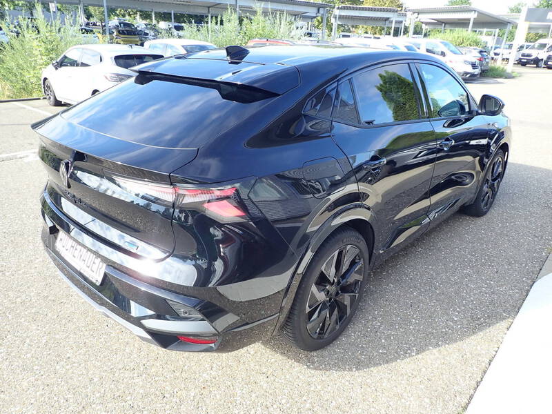 Fahrzeugabbildung Rafale Esprit Alpine 300 E-Tech PlugIn 4x4 Bild 4 von 18