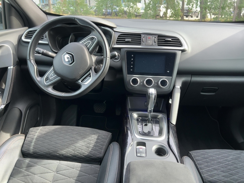 Fahrzeugabbildung Kadjar  1.3 TCe 160 Black Edition GPF Bild 7 von 15