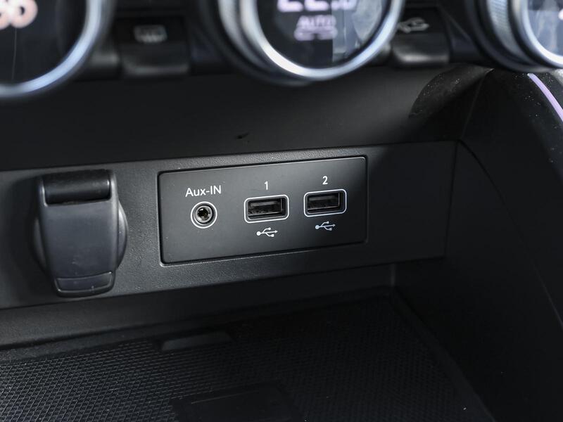 Fahrzeugabbildung Clio NAVI 360° KAMERA SHZ Bild 14 von 15