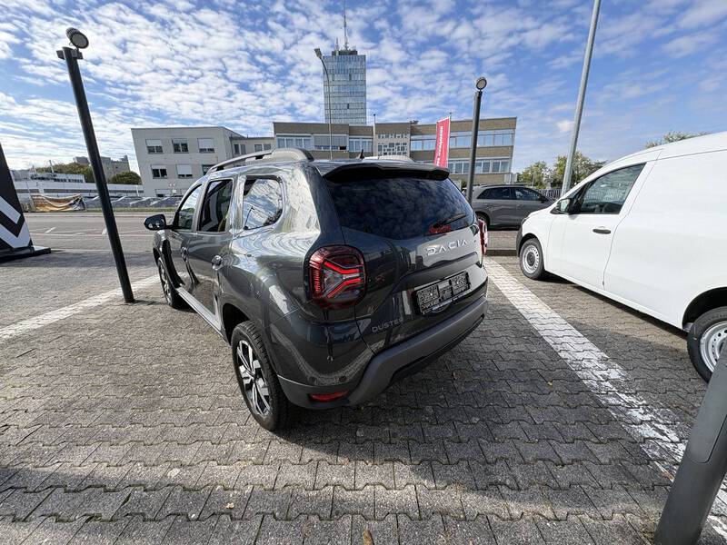 Fahrzeugabbildung Duster II 1.3 TCe 130 Journey 2WD Bild 6 von 18