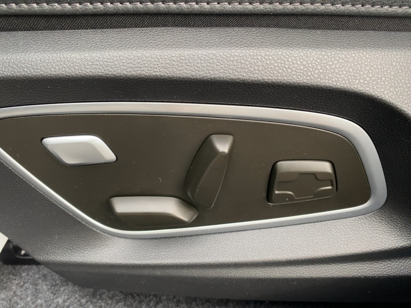 Fahrzeugabbildung Megane E-TECH Iconic E-Tech 100% elektrisch Bild 16 von 21