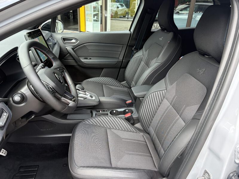 Fahrzeugabbildung Captur Mild-Hyb. TCe160 autom.  Bild 8 von 11