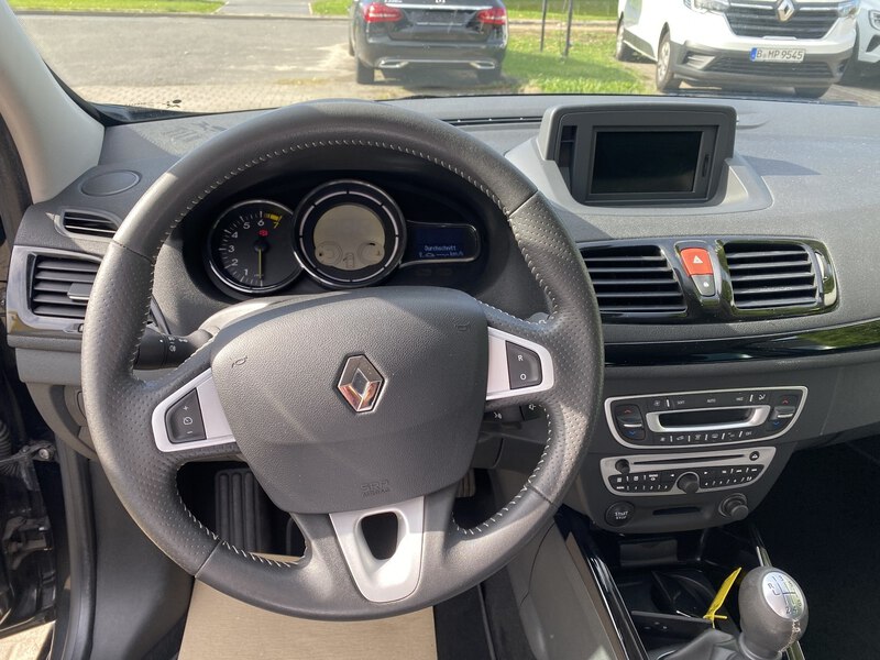 Fahrzeugabbildung Megane III Bose Edition TCe Bild 11 von 18