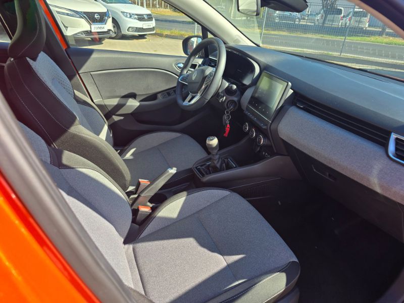 RENAULT Clio 2024 — imagine 37