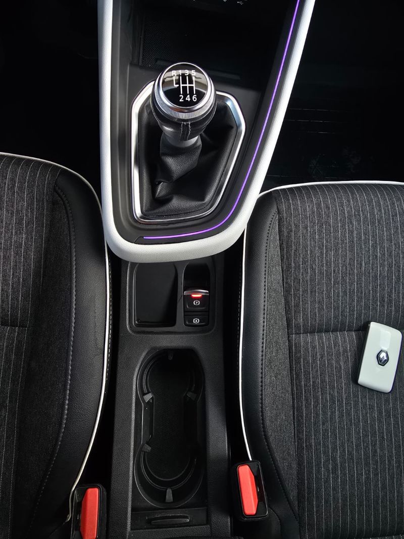 RENAULT Clio 2023 — imagine 48