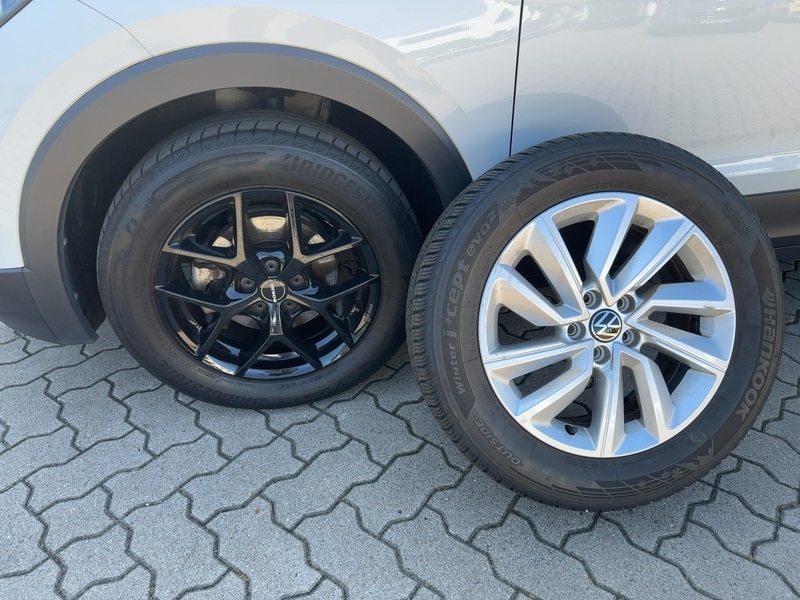 Fahrzeugabbildung T-Cross 1.0 TSI Life *8-fach bereift*SHZ*PDC*KLIMA* Bild 7 von 15