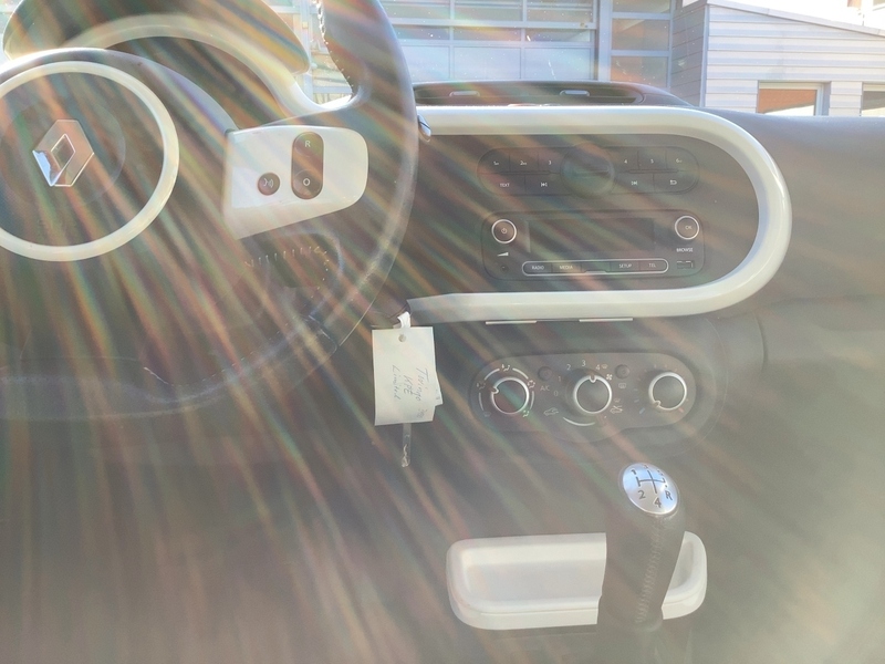 Fahrzeugabbildung Twingo Limited SCe 70 Bild 15 von 16