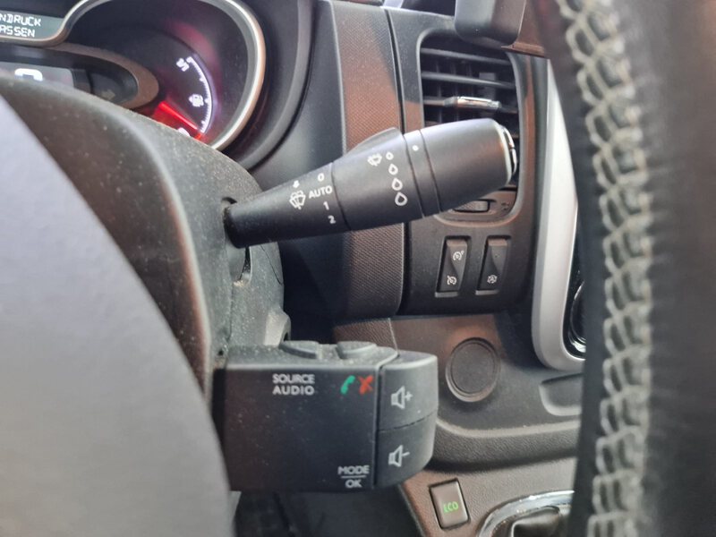 Fahrzeugabbildung Vivaro B Kasten 1.6 CDTI Biturbo L2H1 2.9t AHK Bild 27 von 33