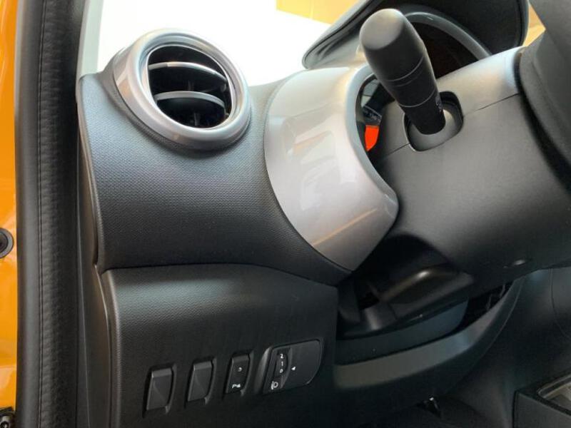 Fahrzeugabbildung Twingo Zen SCe 65 Start & Stop Bild 13 von 15
