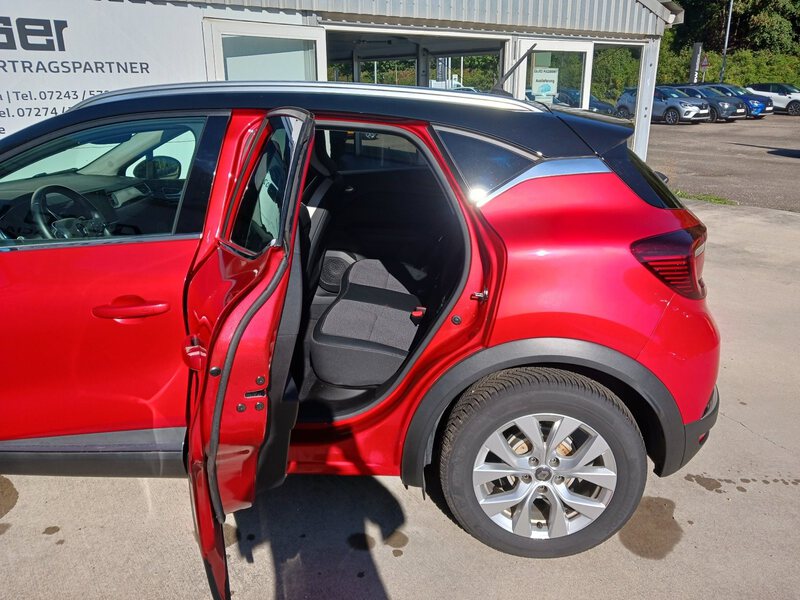 Fahrzeugabbildung Captur Intens TCe 130 EDC Start&Stop *AUTOMATIK* Bild 12 von 29