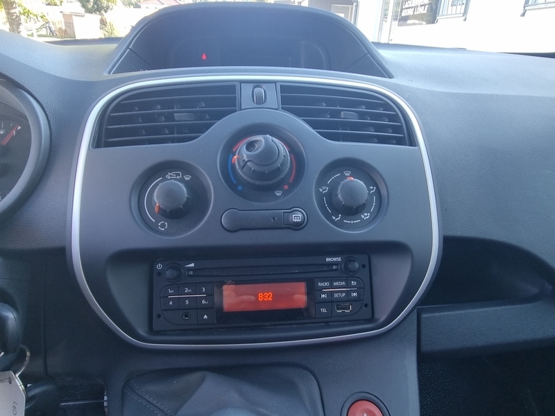 Fahrzeugabbildung Kangoo Rapid Extra Blue dCi 95 Bild 11 von 14