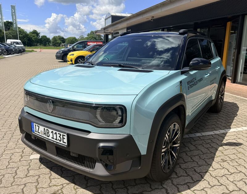 Fahrzeugabbildung R 4 E-Tech elektrisch Iconic 150 Comfort Range Bild 1 von 9