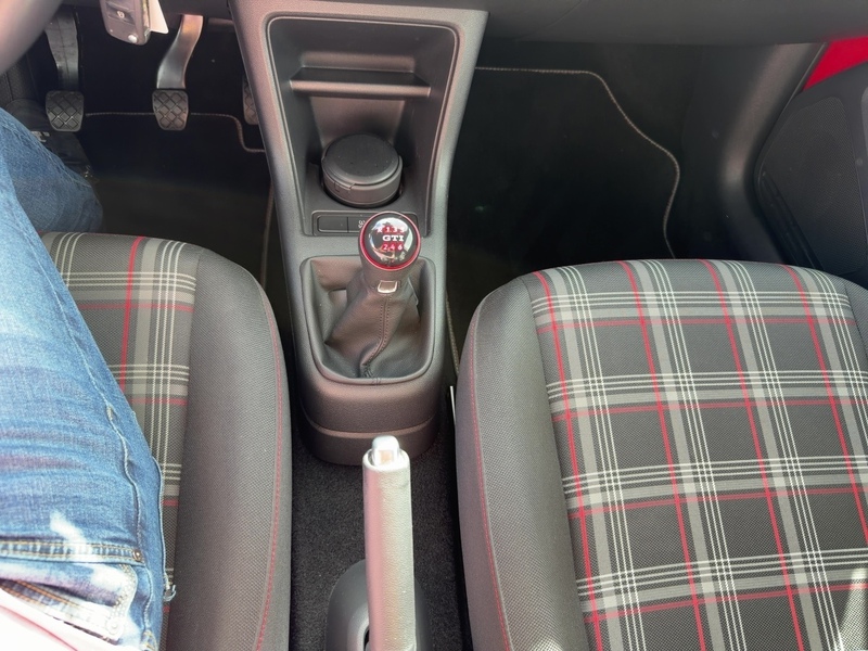 Fahrzeugabbildung up! GTI Fahrassistenz Paket Bild 20 von 21