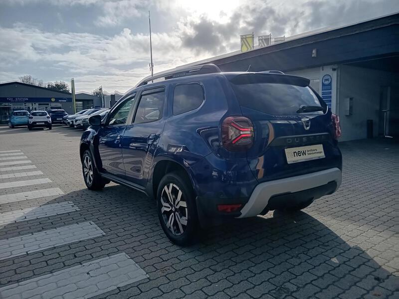 Fahrzeugabbildung Duster Abn.AHK,GJR,Kamera Bild 3 von 15