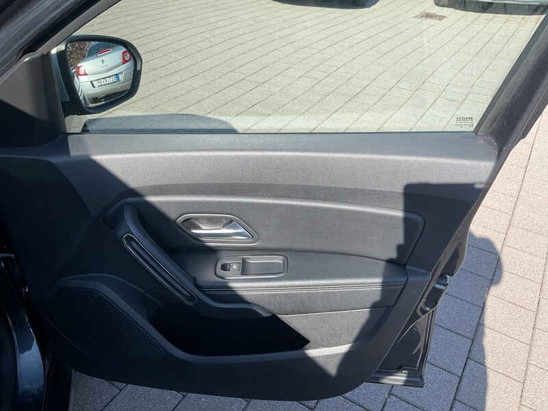 Fahrzeugabbildung Duster Adventure TCe 150/Kamera/Navi/Sitzh. Bild 17 von 17