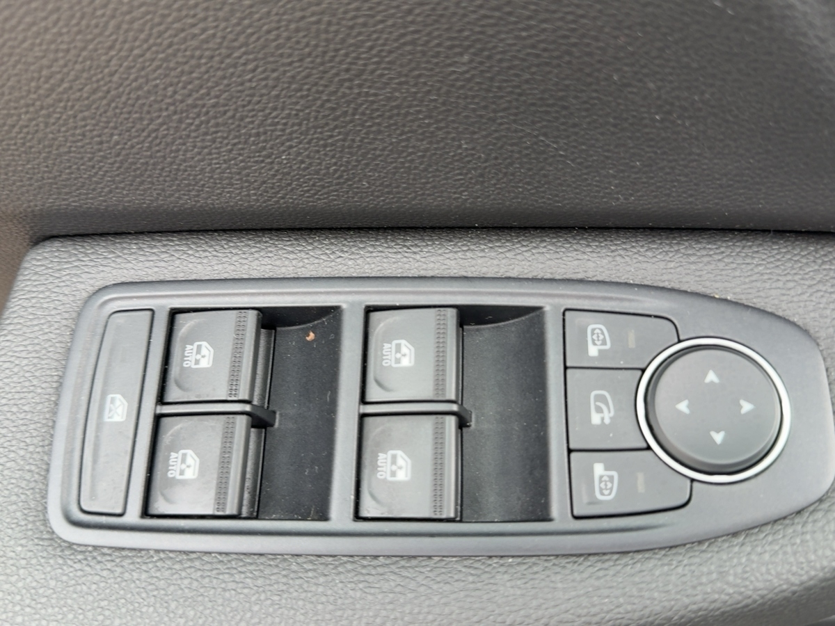 Renault Clio – Bild 15