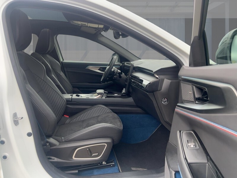Fahrzeugabbildung Rafale 1.2 Plug-in Hybrid Atelier Alpine 300 Bild 8 von 30