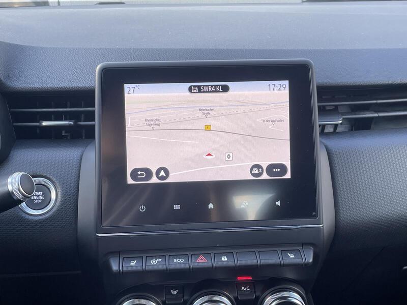 Fahrzeugabbildung Clio INTENS TCe 90 Bild 21 von 23