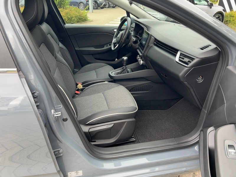 Fahrzeugabbildung Clio V 1.0 TCe 90 Intens Bild 7 von 15