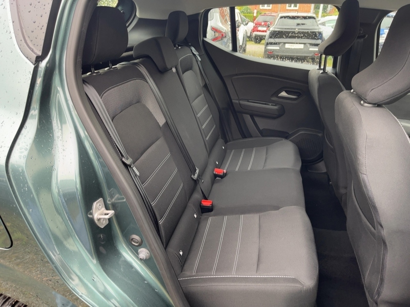 Fahrzeugabbildung Sandero Journey TCe 90 CVT+NAVI+KAMERA+SHZG+LED+CARPLAY+ Bild 12 von 15