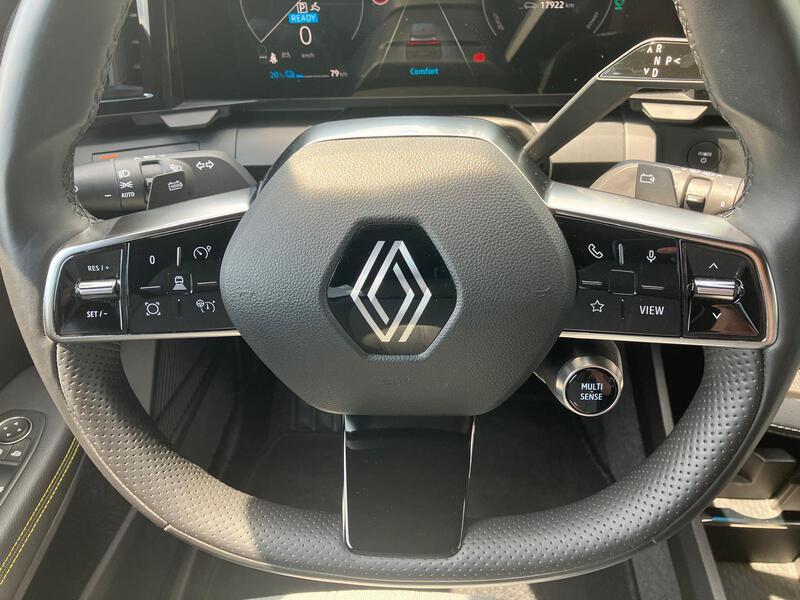 Fahrzeugabbildung Megane E-TECH 220PS CCS Kamera Navi ACC SHZ Bild 14 von 20