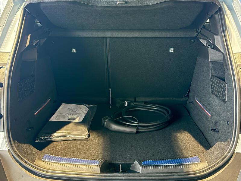 Fahrzeugabbildung R 4 E-Tech elektrisch Iconic 150 Comfort Range Bild 7 von 12