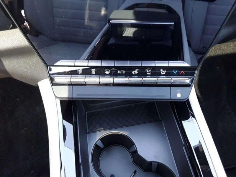 Fahrzeugabbildung Espace TECH Hybrid 200 Iconic 7S Bild 11 von 19