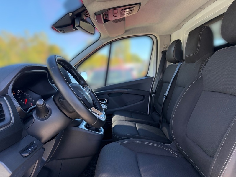 Fahrzeugabbildung Trafic Lkw Komfort L1H1 3,0t Blue dCi 170 Bild 7 von 14
