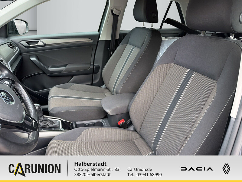 Fahrzeugabbildung T-Roc Navi BT Kamera Bild 7 von 10