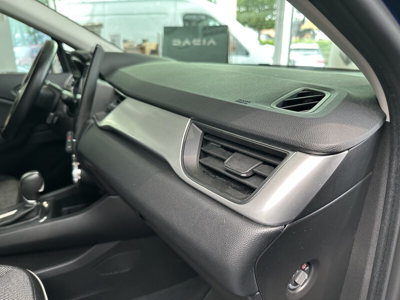 Fahrzeugabbildung Captur INTENS E-TECH Plug-in 160  Bild 9 von 50