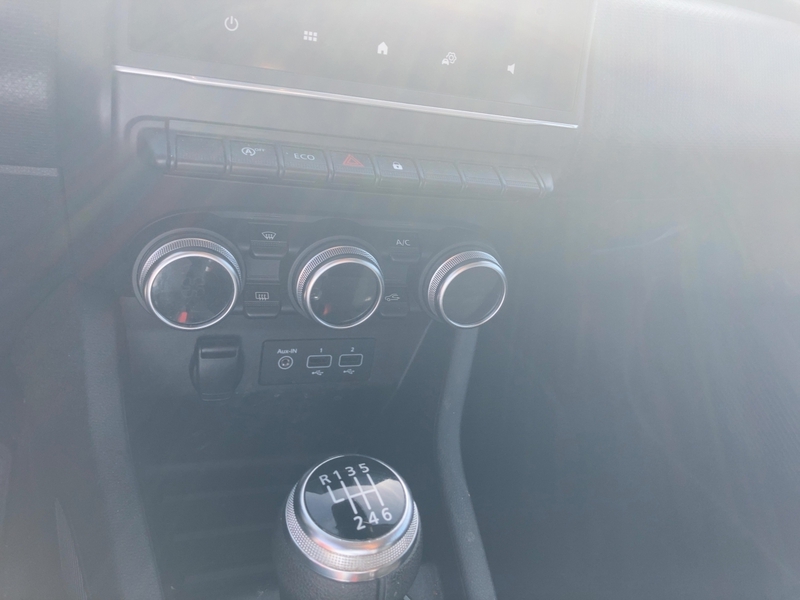 Fahrzeugabbildung Clio BUSINESS EDITION TCe 90 ( Bild 15 von 18