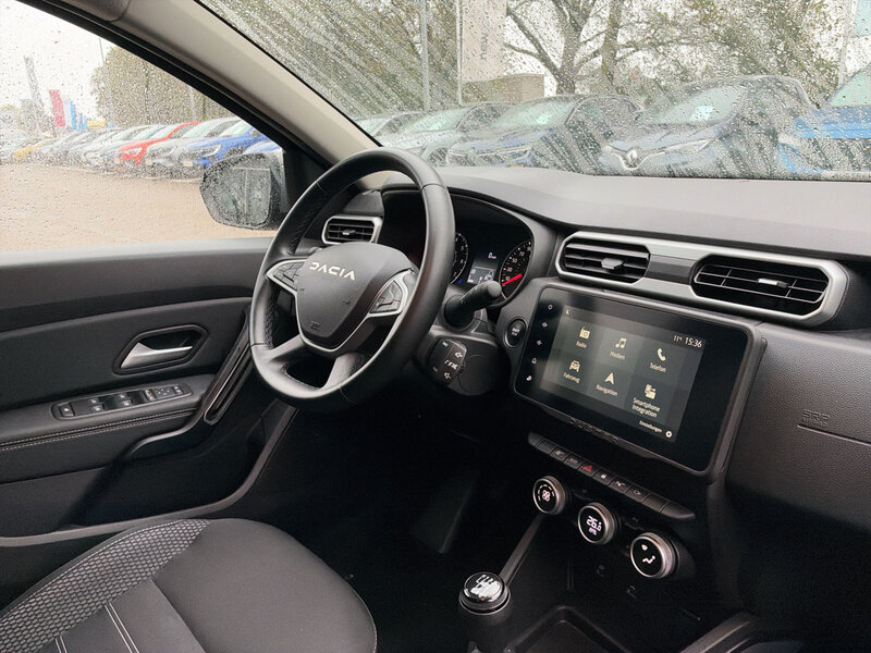 Fahrzeugabbildung Duster Scheckheft 360° Navi PDC Bild 9 von 20