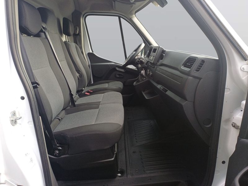 Fahrzeugabbildung Master Basis L2H2 2,8t 2.2dCi 66kW 6S Bild 10 von 12